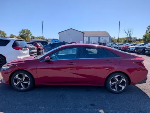 More photos of 2021 Hyundai Elantra Limited at Auto Outlets of Farmington, NY