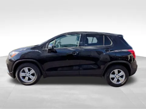 More photos of 2020 Chevrolet Trax LS at Auto Outlets of Farmington, NY