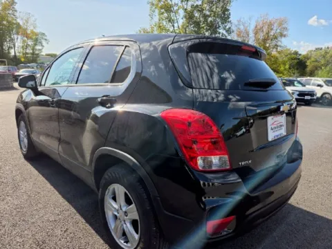 More photos of 2020 Chevrolet Trax LS at Auto Outlets of Farmington, NY