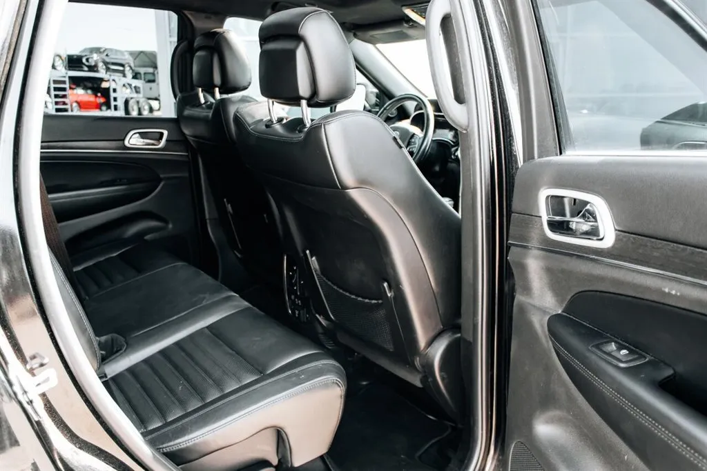 Jeep Grand Cherokee photo 30