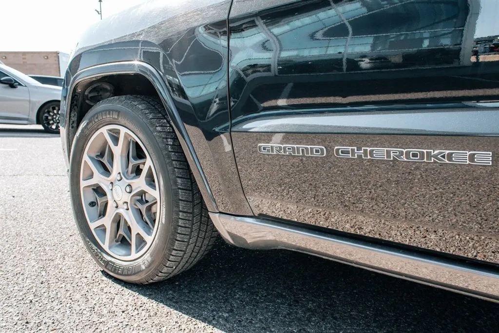 Jeep Grand Cherokee photo 10
