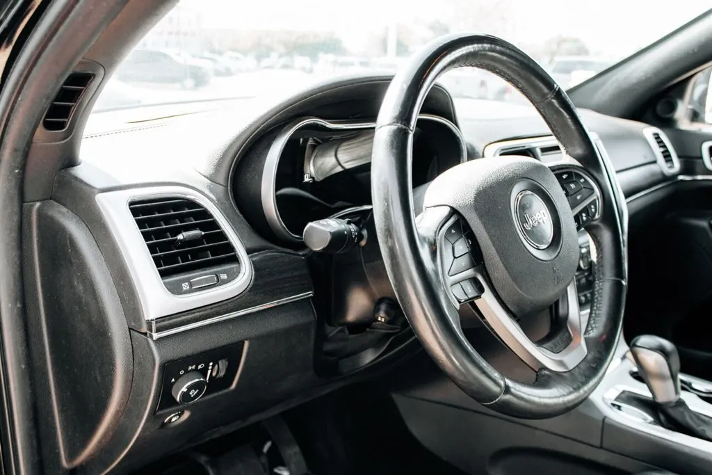 Jeep Grand Cherokee photo 15