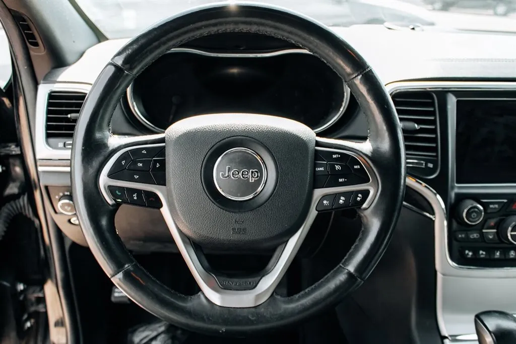Jeep Grand Cherokee photo 16
