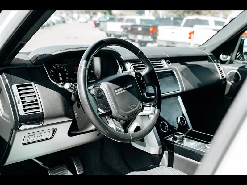 Land Rover Range Rover photo 18
