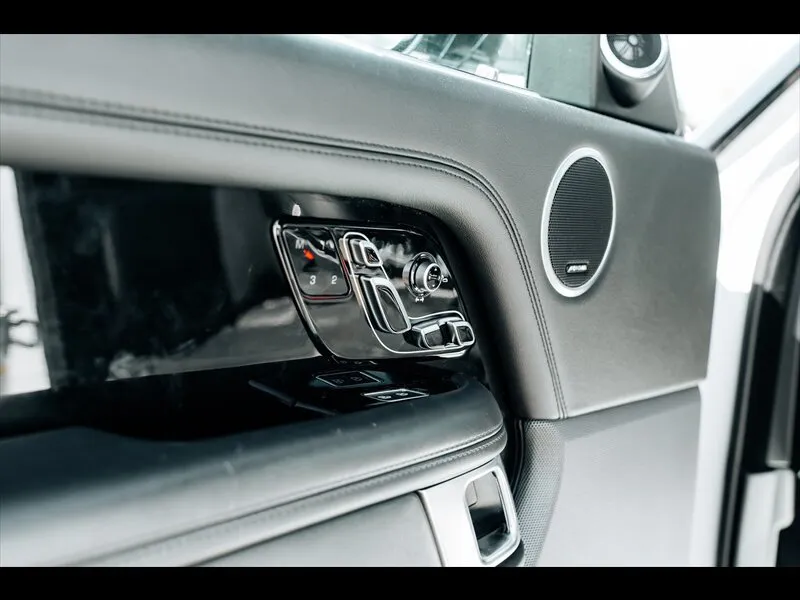 Land Rover Range Rover photo 15