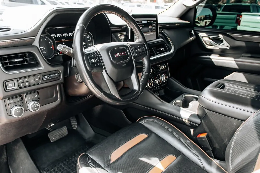 GMC Yukon photo 14