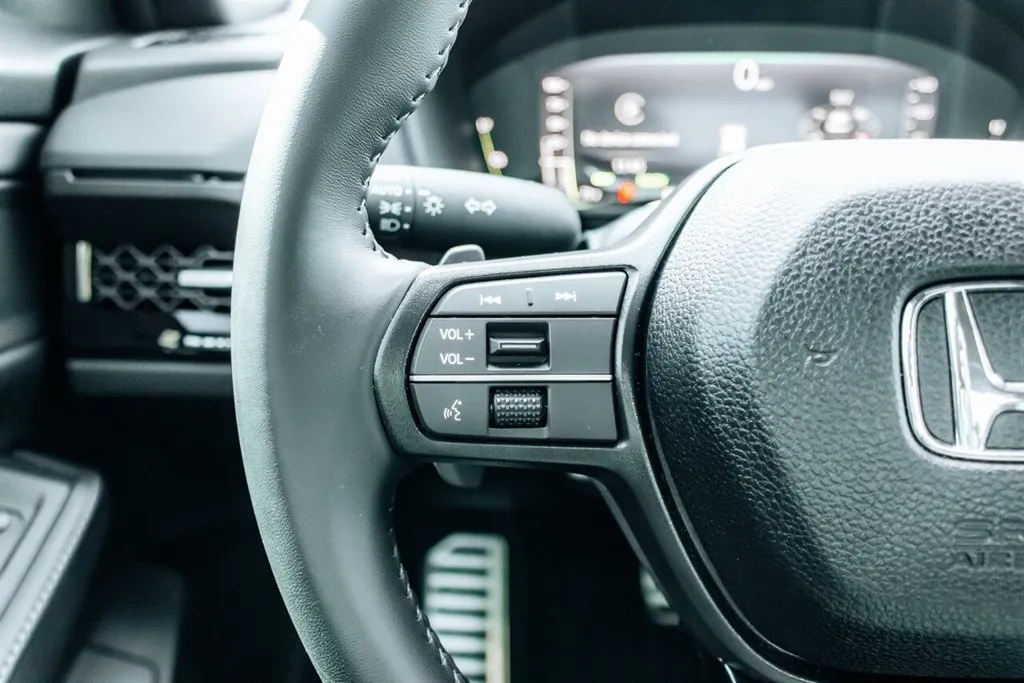 Honda Accord photo 16