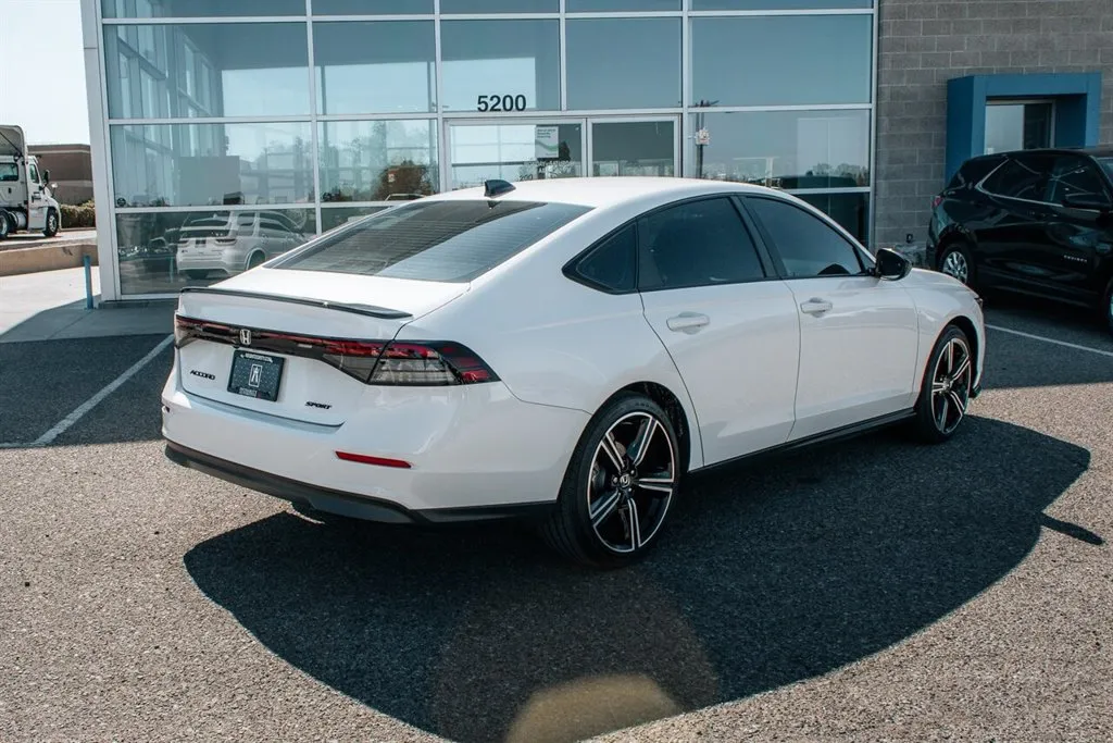 Honda Accord photo 7