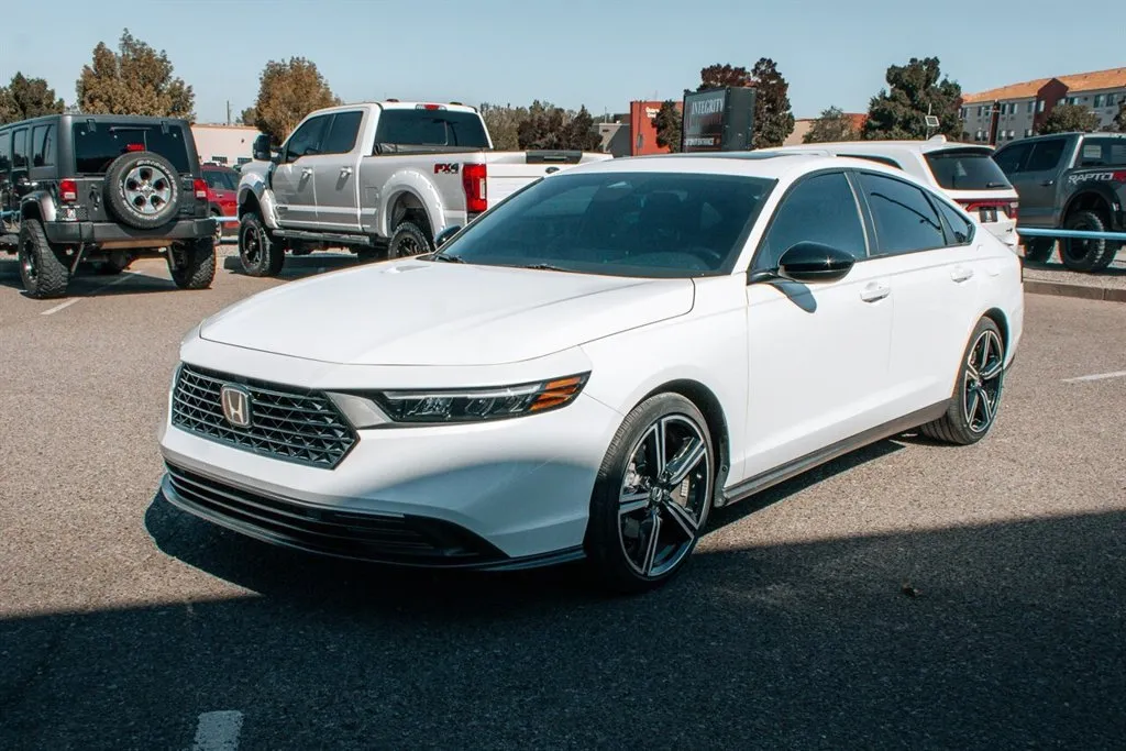 Honda Accord photo 3