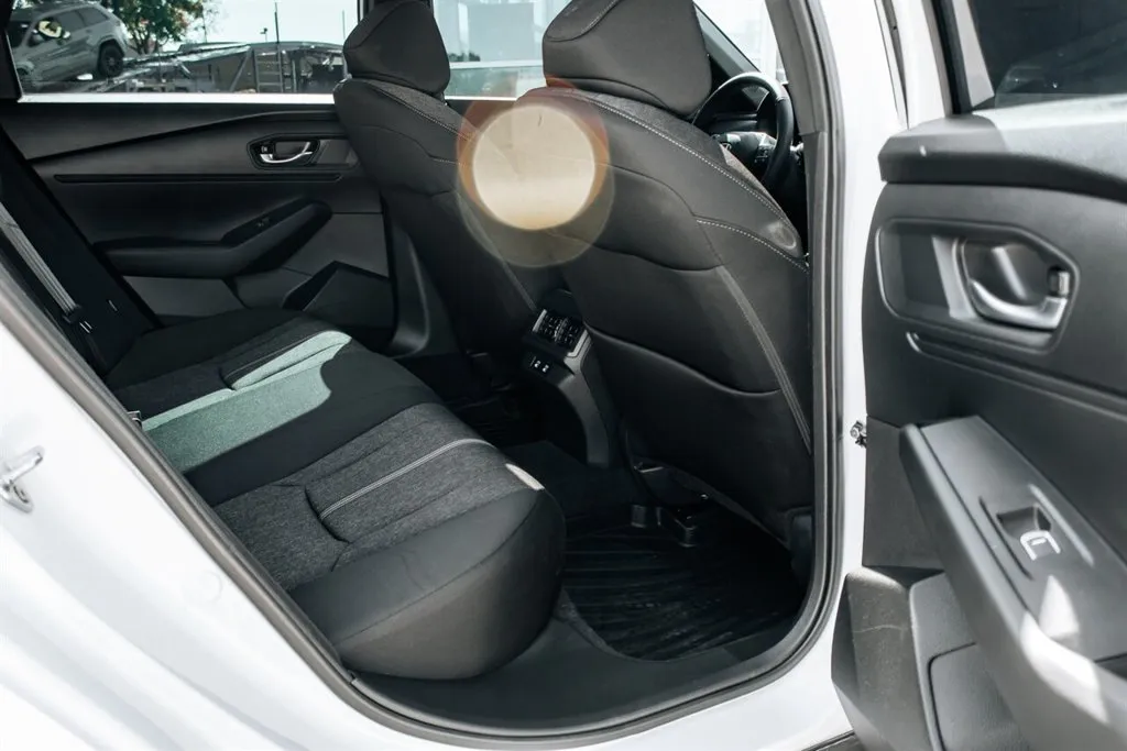 Honda Accord photo 30