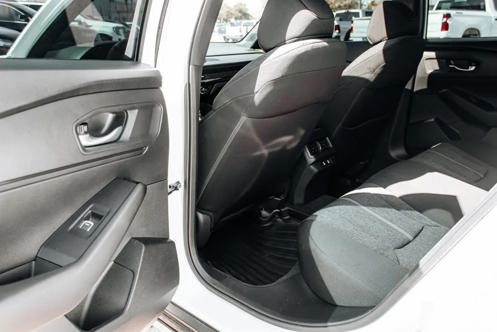 Honda Accord photo 23