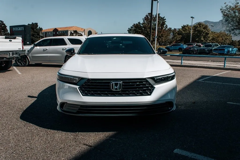 Honda Accord photo 2