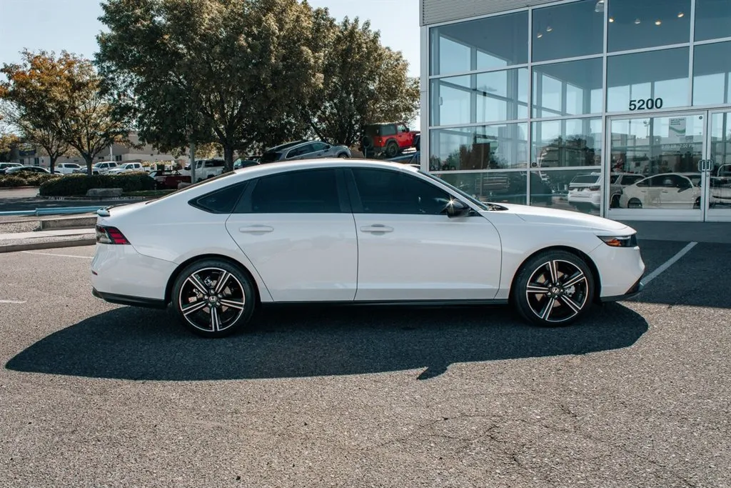 Honda Accord photo 8