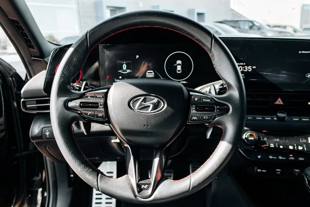 Hyundai Elantra photo 14