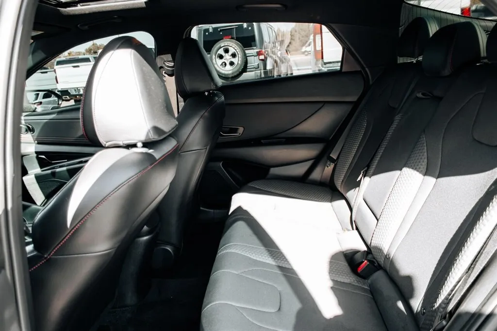 Hyundai Elantra photo 23