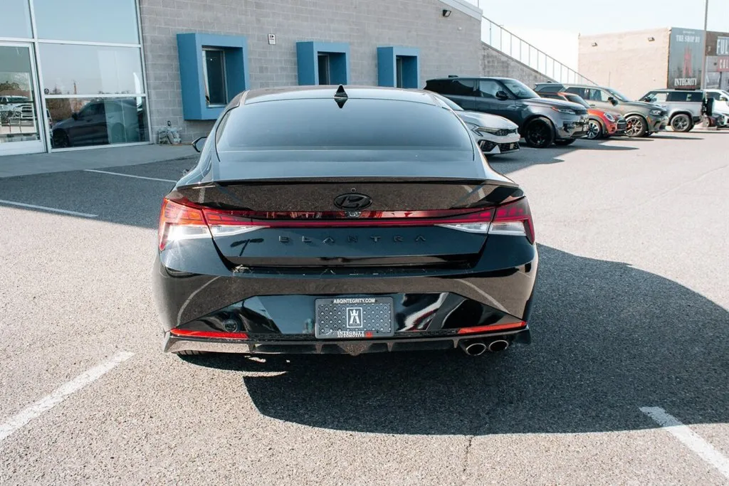 Hyundai Elantra photo 6