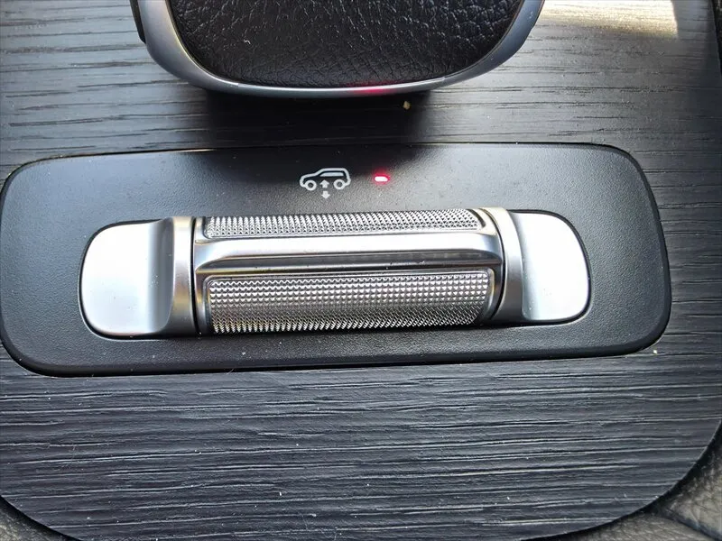 Mercedes-Benz GLS photo 32