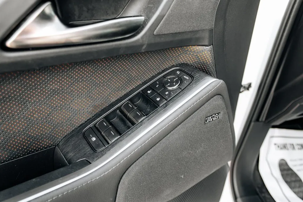 Lexus GX photo 14