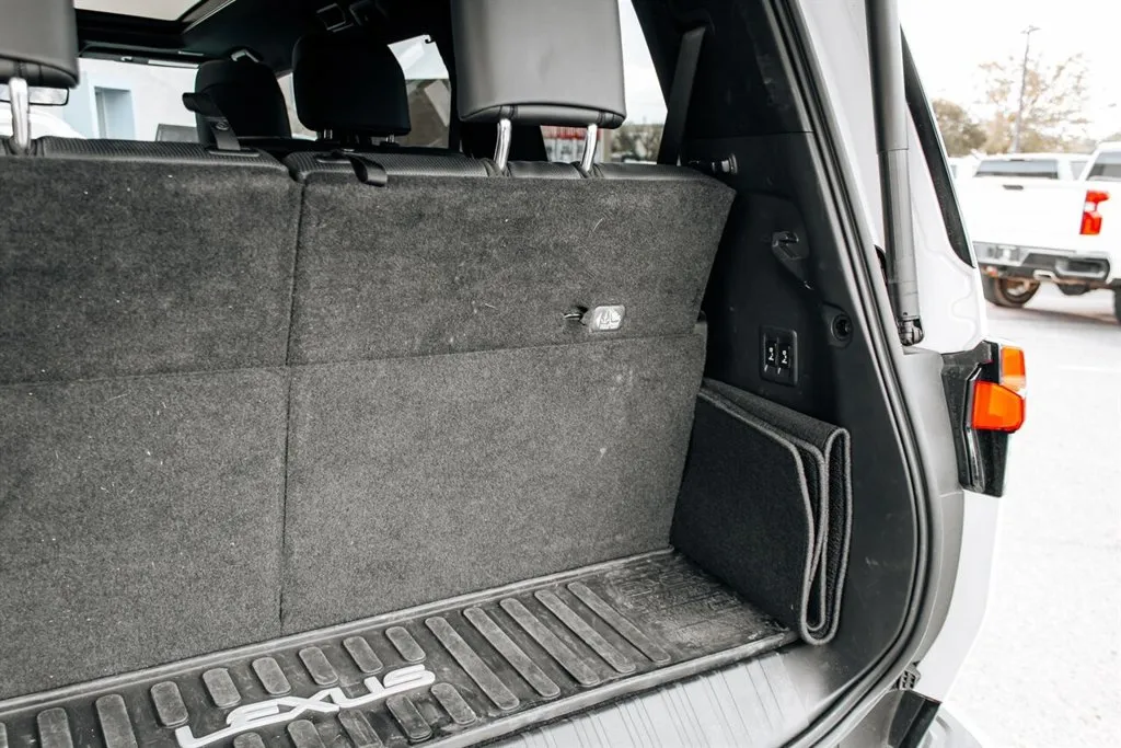 Lexus GX photo 32