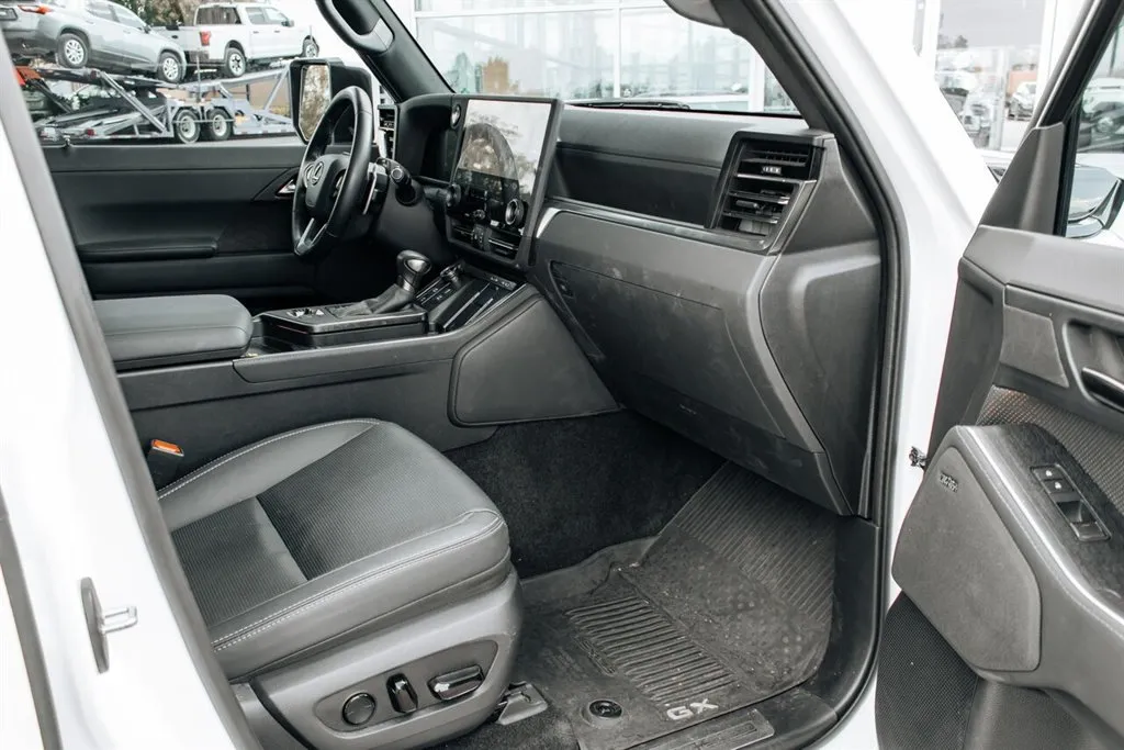 Lexus GX photo 36