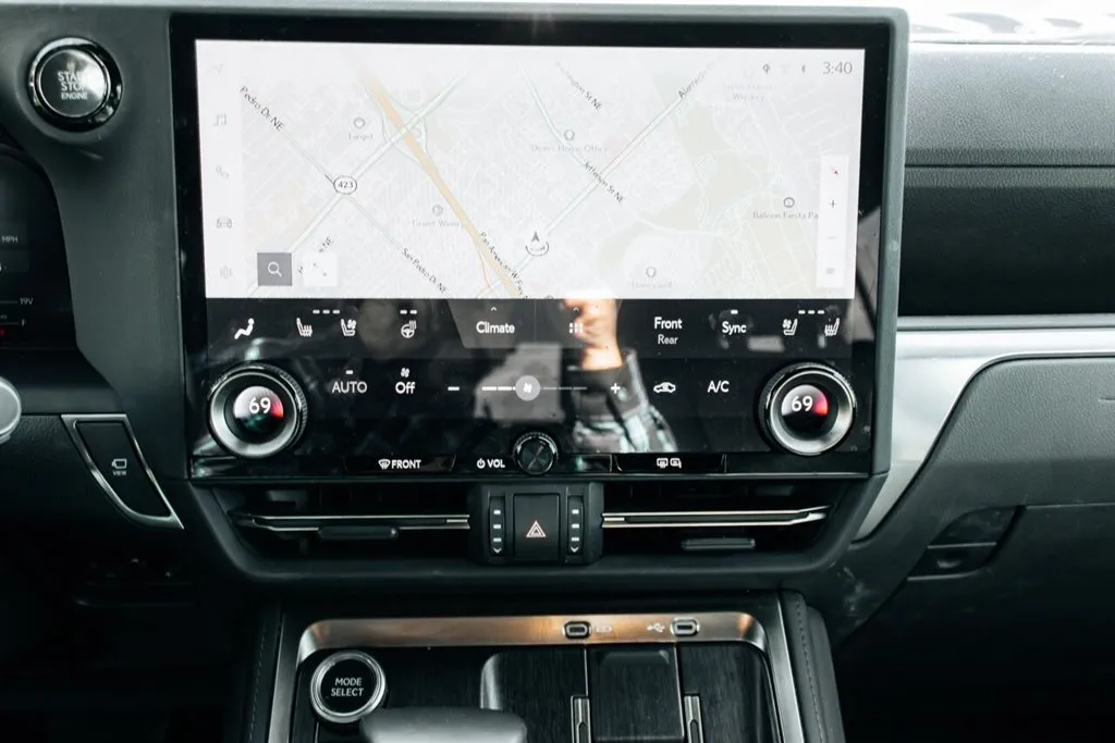 Lexus GX photo 21