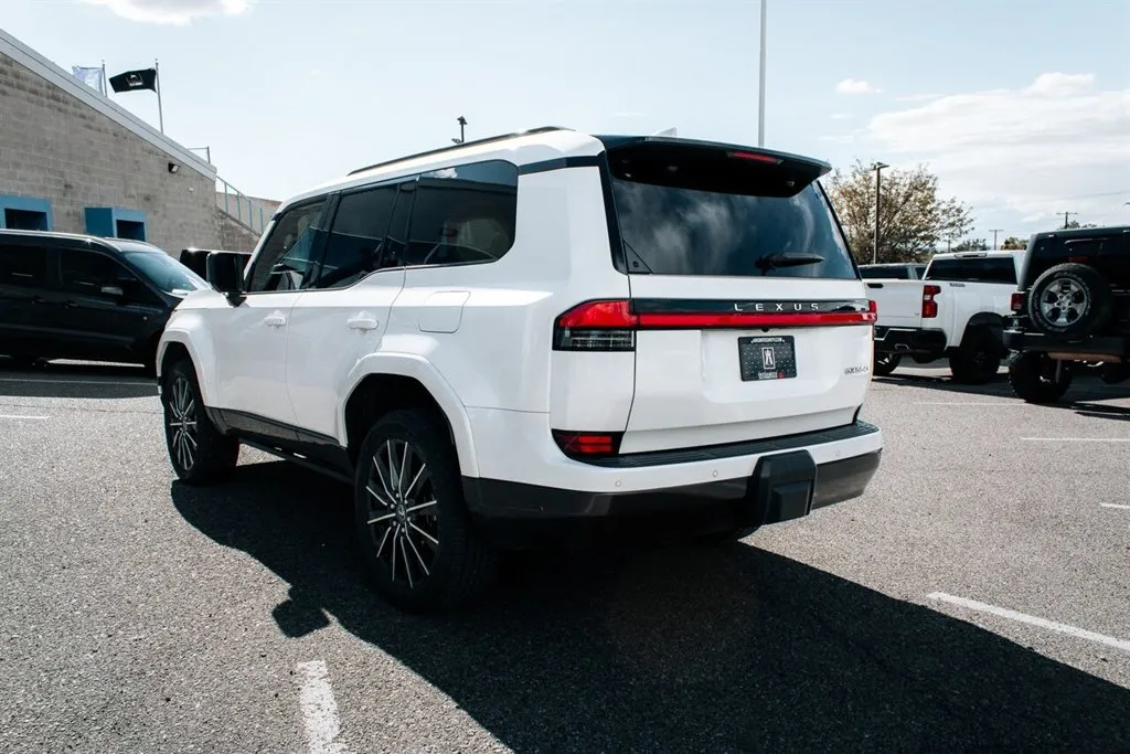 Lexus GX photo 5