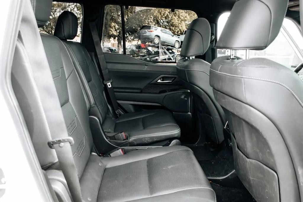 Lexus GX photo 34