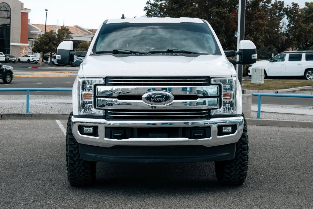 Ford F-250SD photo 2
