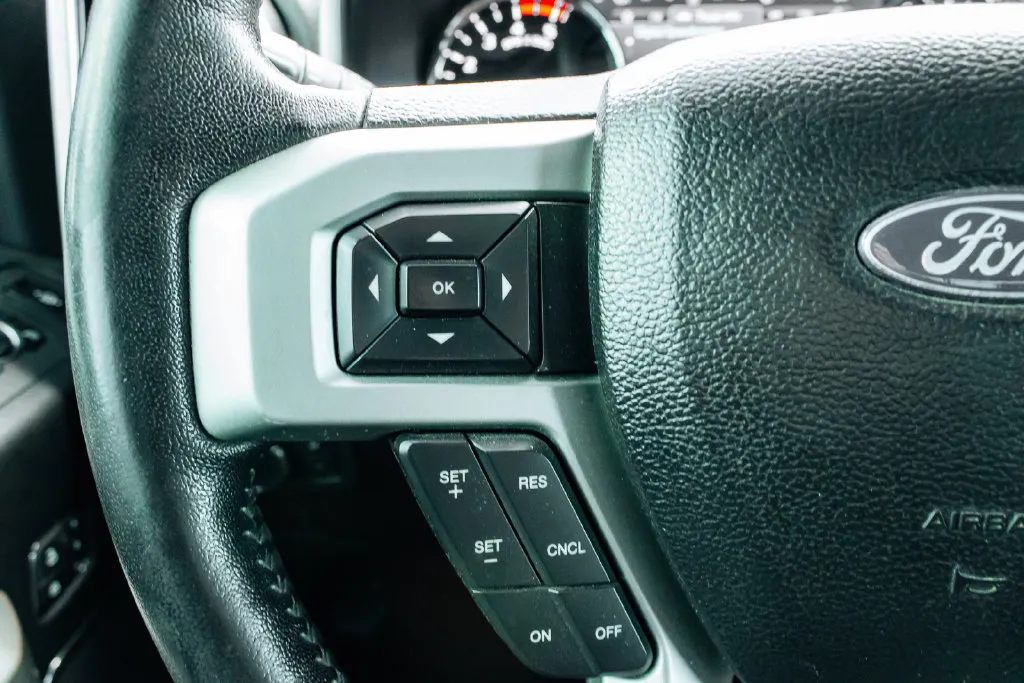 Ford F-250SD photo 17