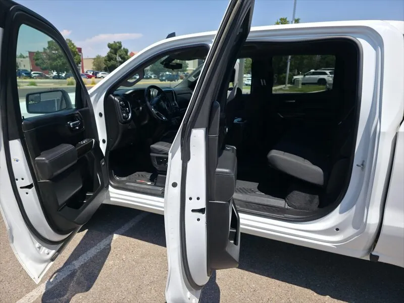 Chevrolet Silverado photo 14