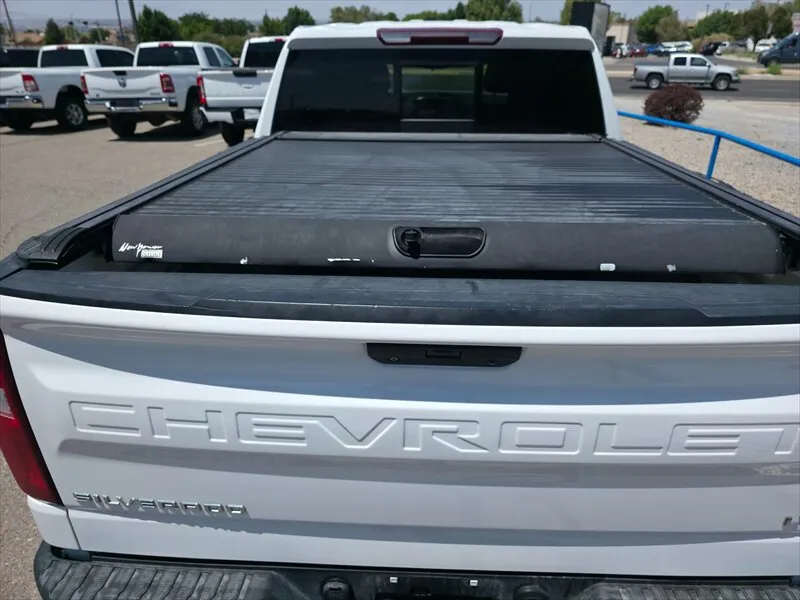 Chevrolet Silverado photo 10