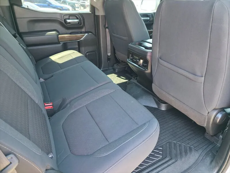 Chevrolet Silverado photo 29
