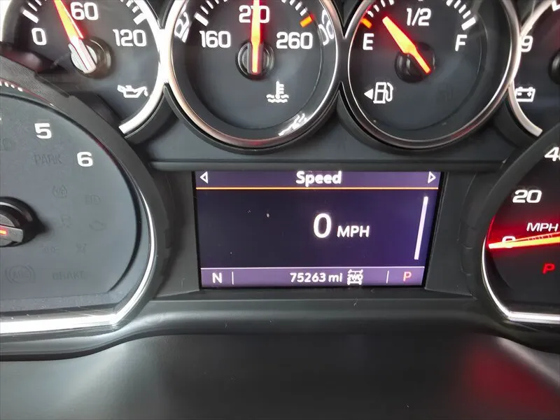 Chevrolet Silverado photo 35