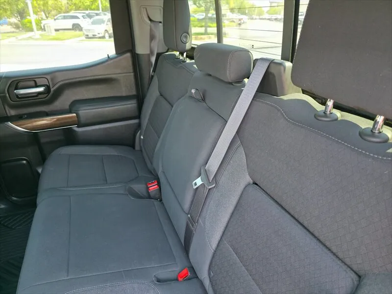 Chevrolet Silverado photo 22