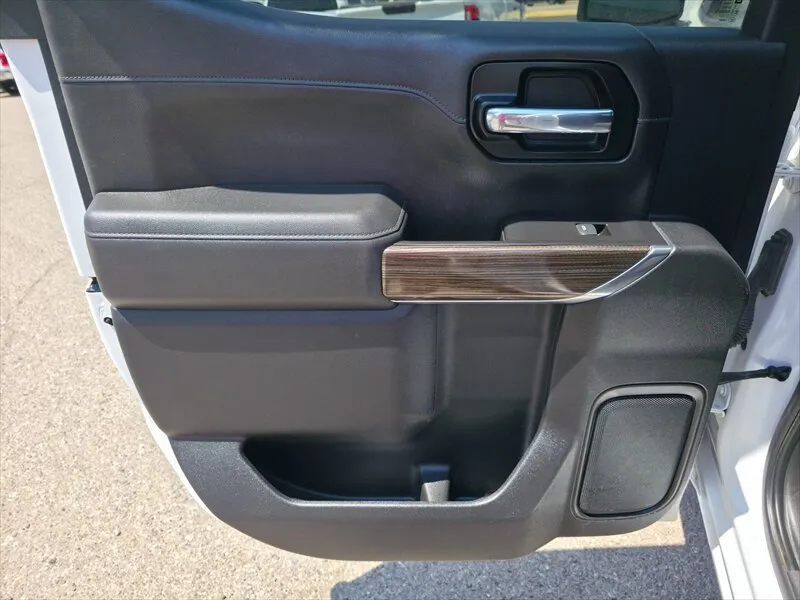 Chevrolet Silverado photo 20