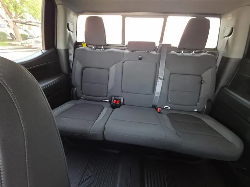 Chevrolet Silverado photo 45
