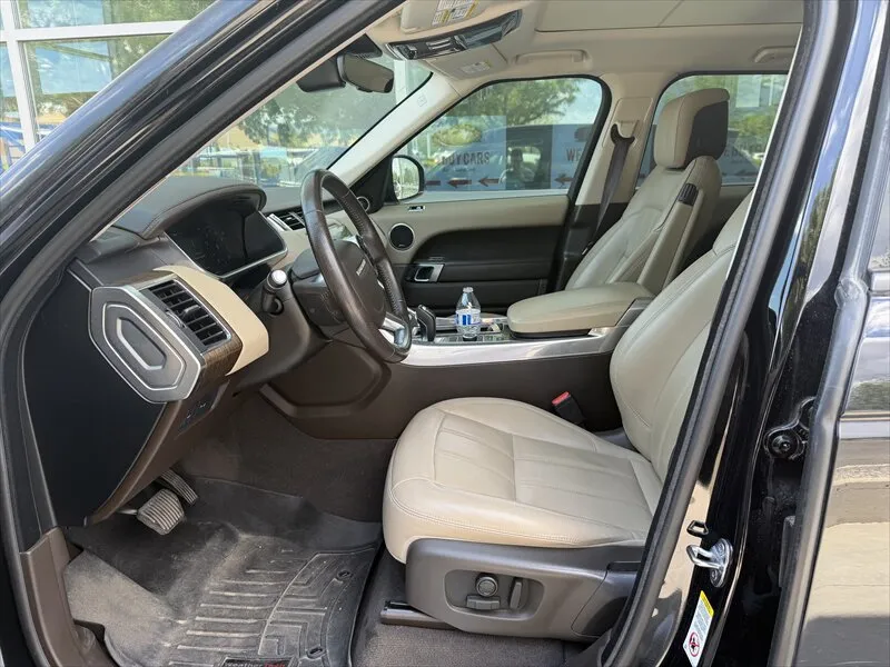 Land Rover Range Rover Sport photo 16