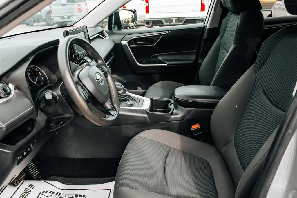 Toyota RAV4 photo 13