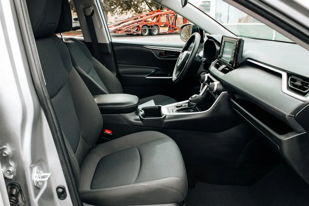 Toyota RAV4 photo 33