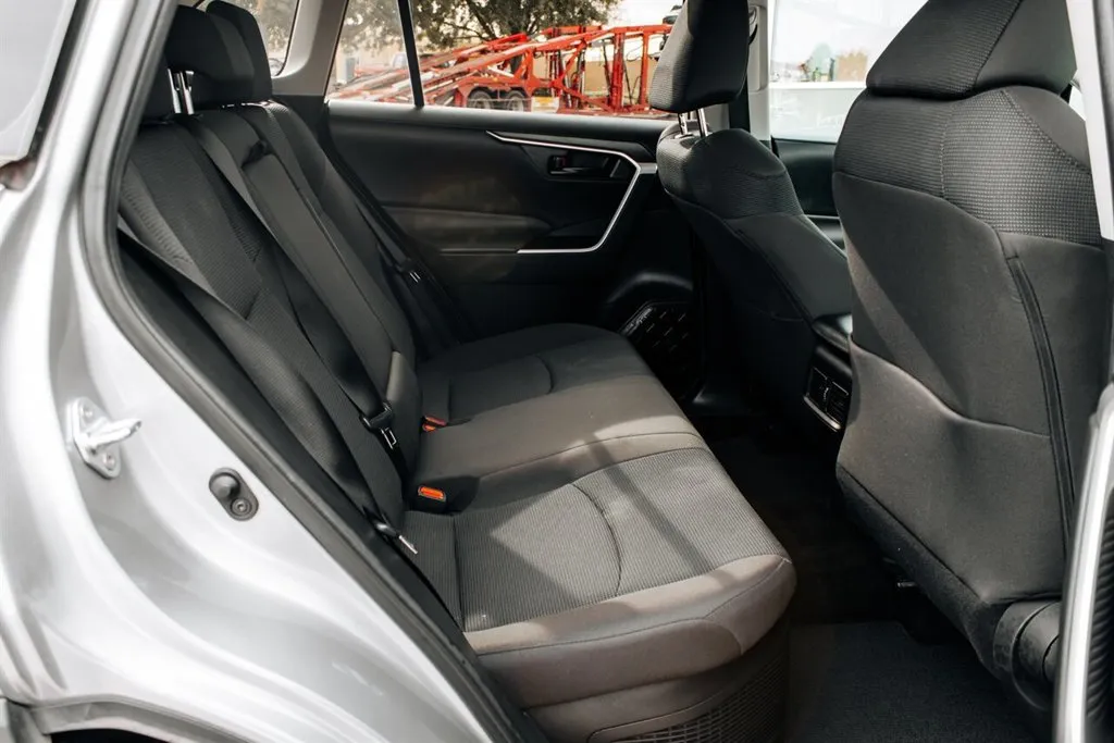 Toyota RAV4 photo 30