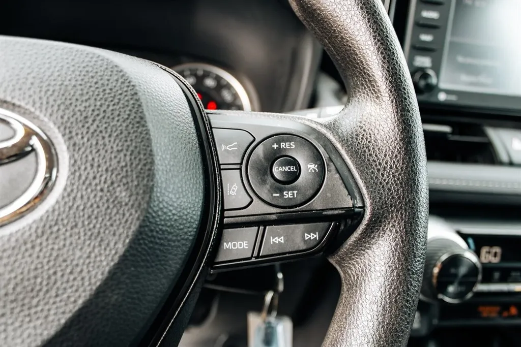 Toyota RAV4 photo 18