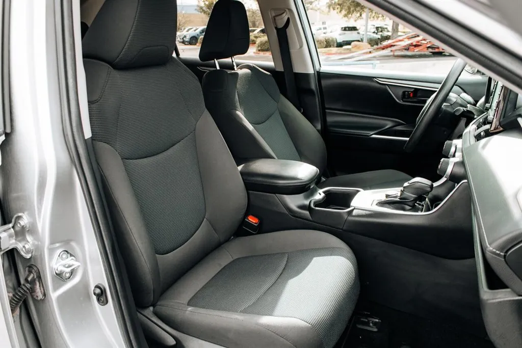 Toyota RAV4 photo 34