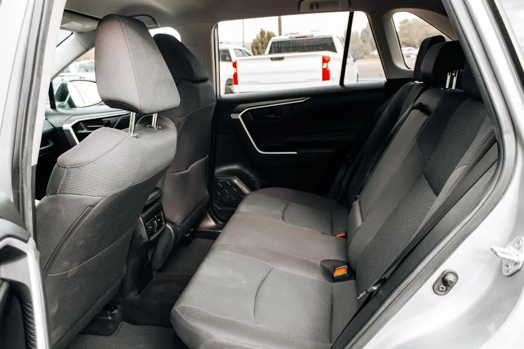Toyota RAV4 photo 24