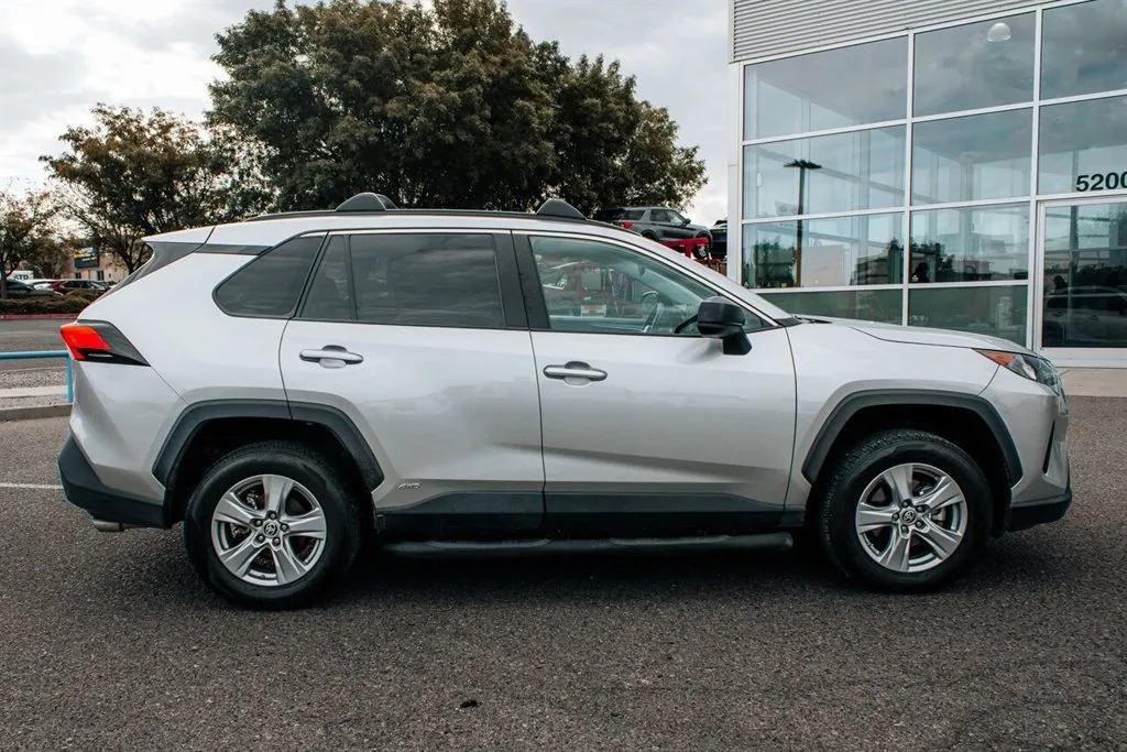 Toyota RAV4 photo 8