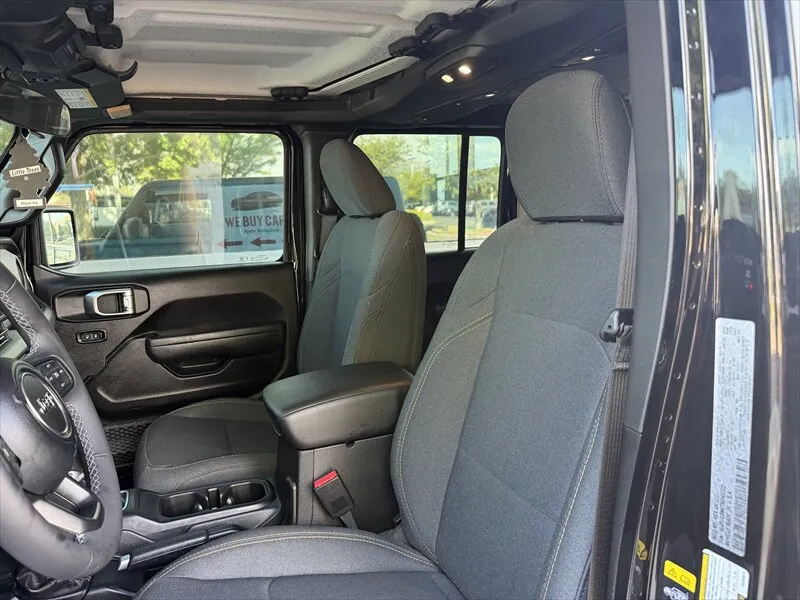 Jeep Wrangler photo 10