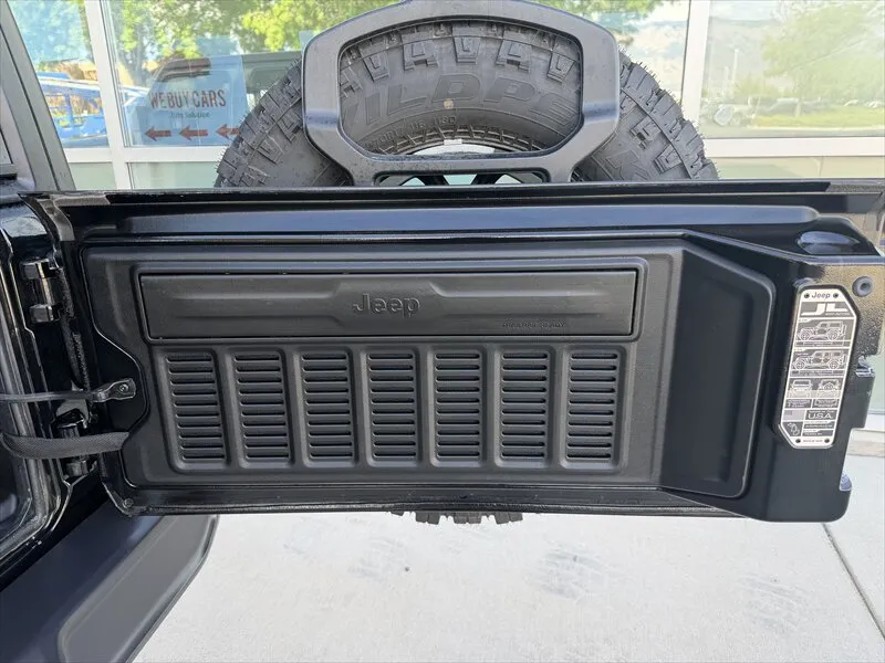 Jeep Wrangler photo 18