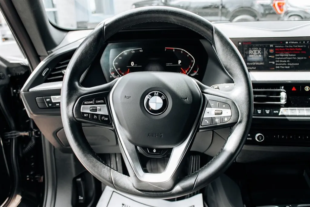 BMW 2 Series photo 15