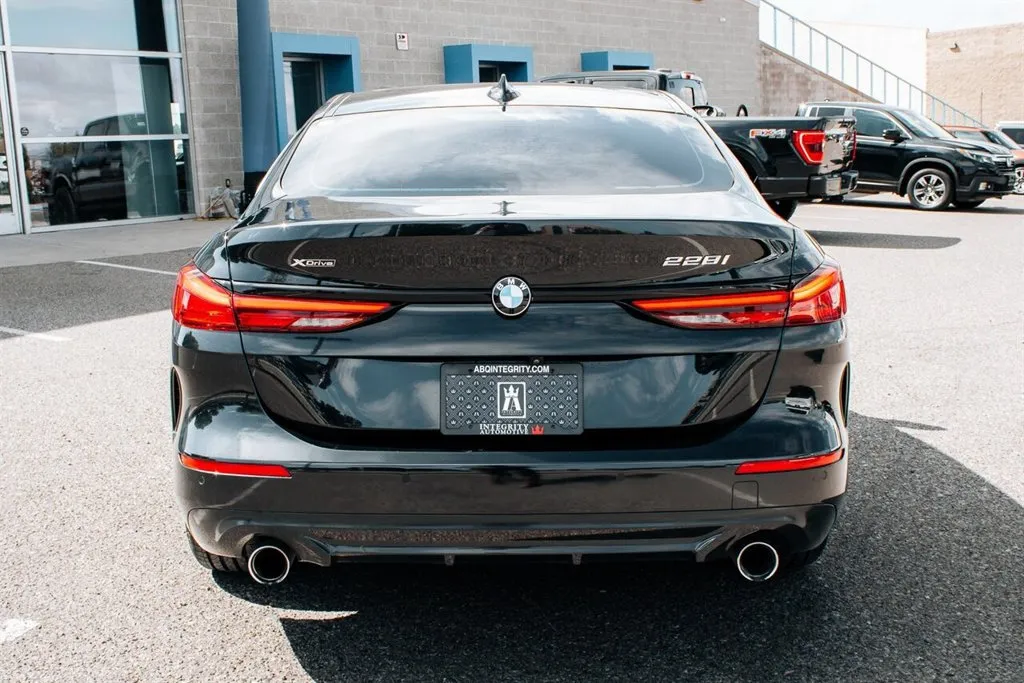 BMW 2 Series photo 6
