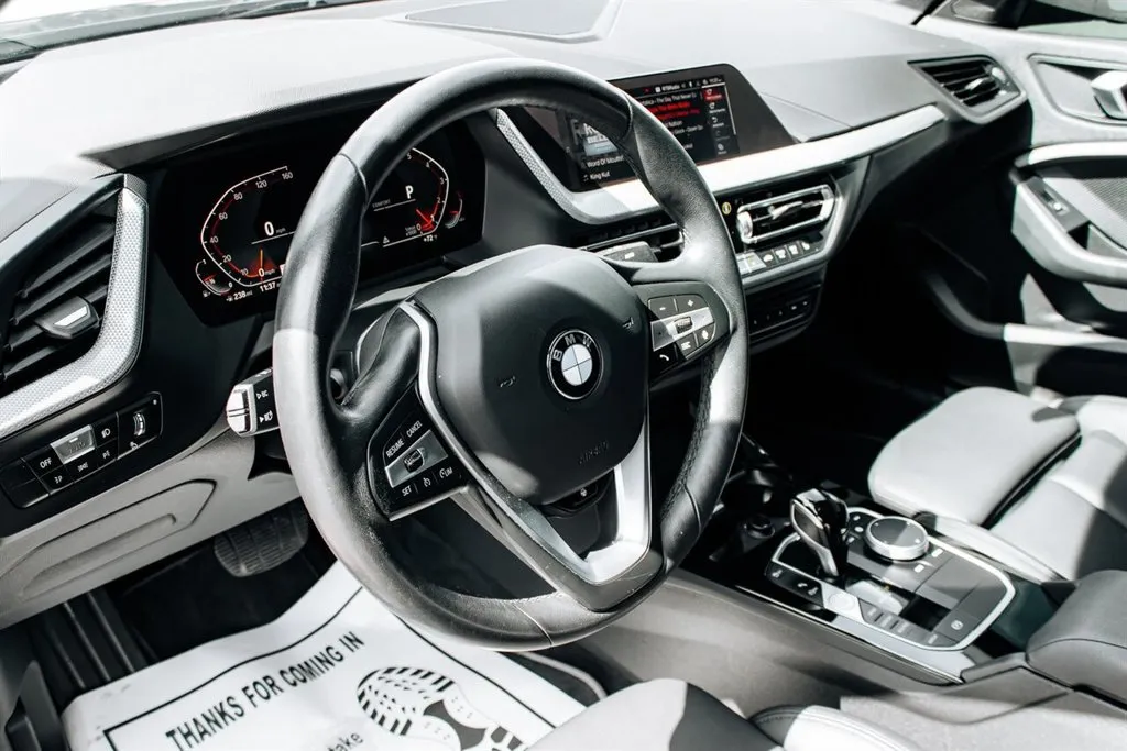 BMW 2 Series photo 13