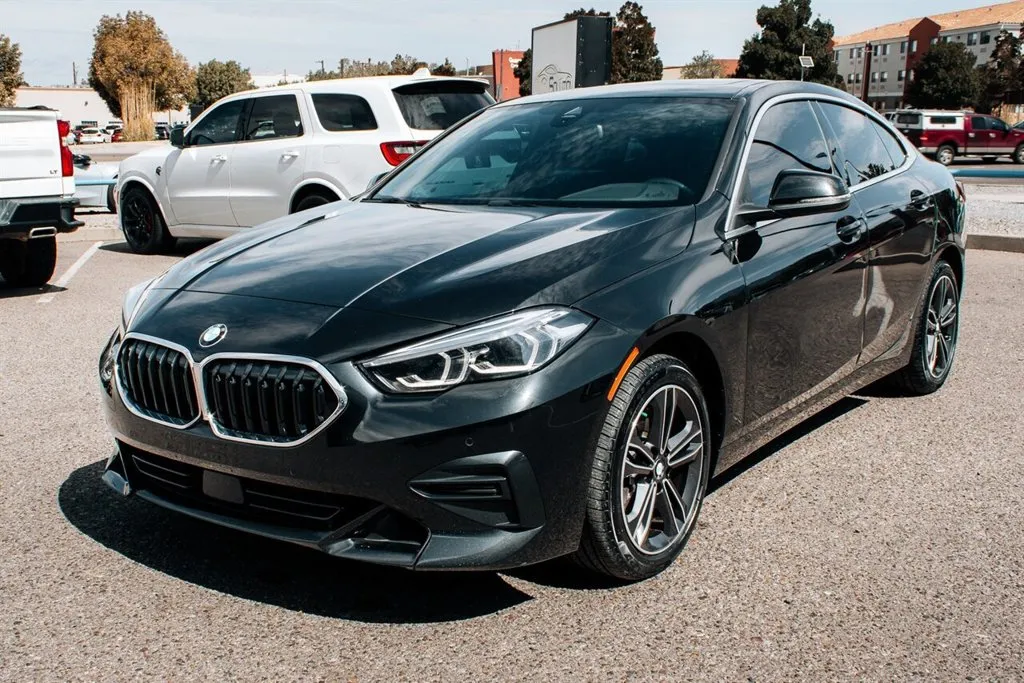 BMW 2 Series photo 3